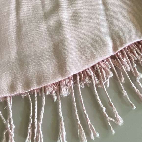 Super soft Pink Traditional Pashmina with Silk Blend - Picture 5 of 7